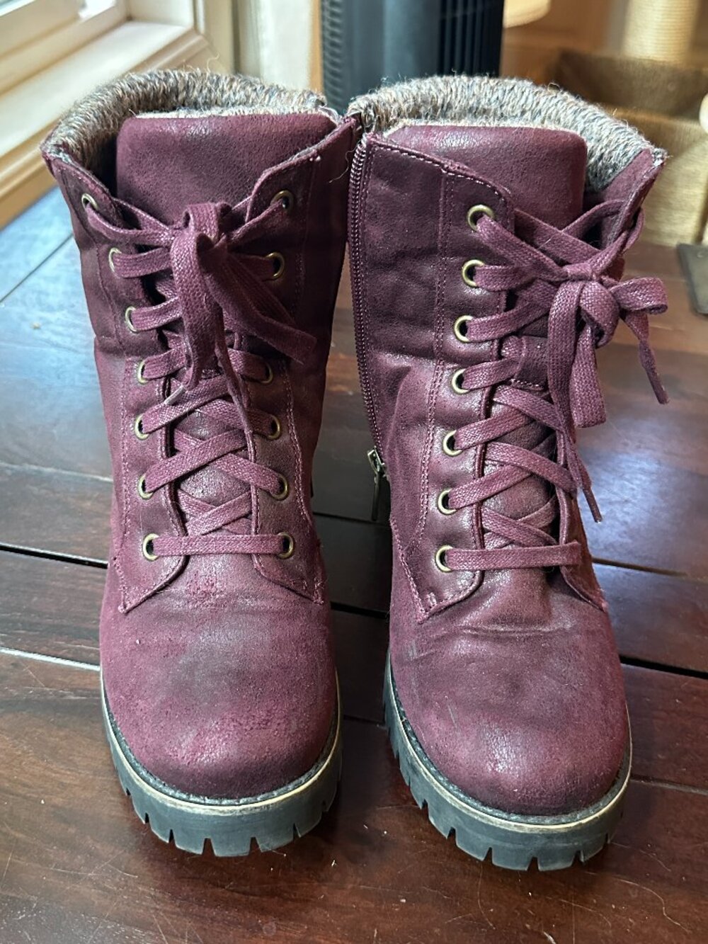 Carlos Burgundy Fleece-Lined Lace-Up Boot Women's 8 | Great Condition